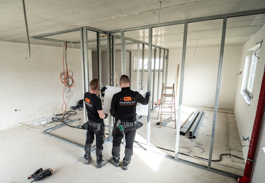 Trockenbauarbeiten auf einer Baustelle